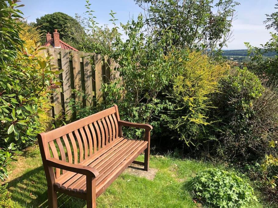 St Anthony'S, Bright Perkily Decorated 3 Bedroom House Ampleforth Kültér fotó